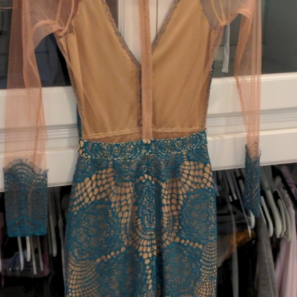 Dress - Picture 2 of 4